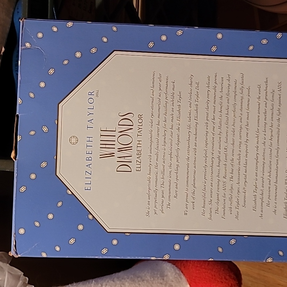🆕️ Rare Special Edition Elizabeth Taylor White Diamonds 2000 Barbie Doll In Box - Picture 9 of 10